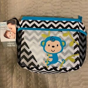 Black and White Chevron Insulated Bottle Bag